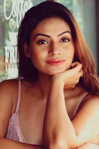Nidhi Mahawan Cast Actress